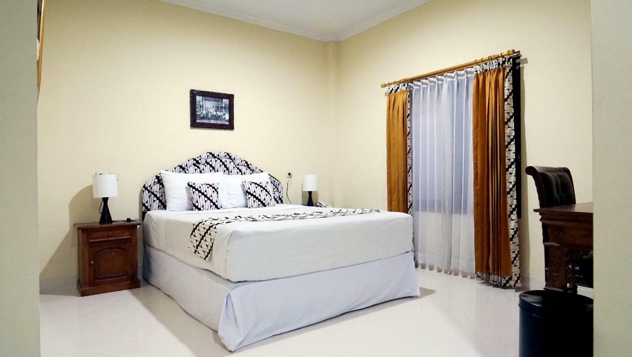 Diana Hotel Jogja Yogyakarta Exterior photo